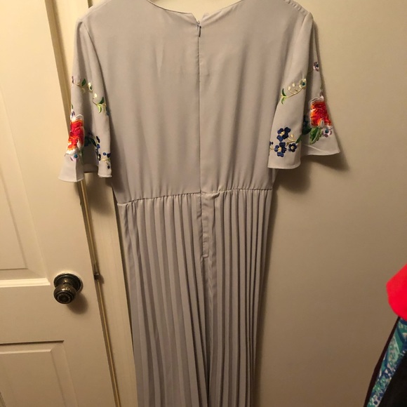 ASOS embroidered Gray dress with flowers - Picture 2 of 2